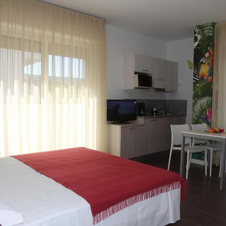 Hotel Luciana ビビオーネ エクステリア 写真