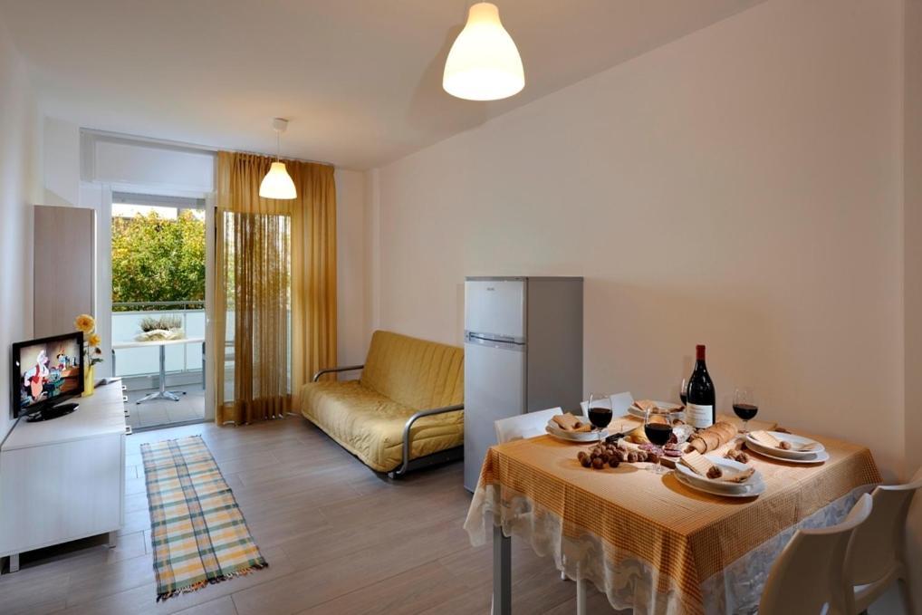 Hotel Luciana ビビオーネ エクステリア 写真