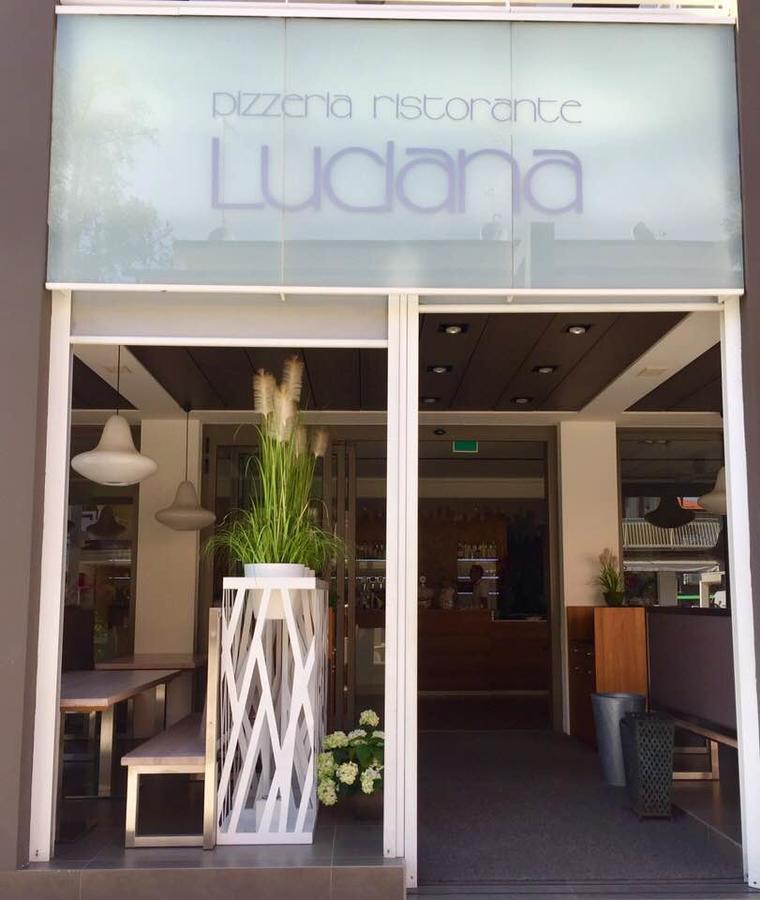 Hotel Luciana ビビオーネ エクステリア 写真